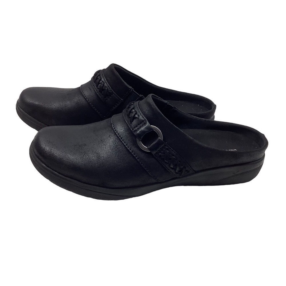 Bear Traps Women’s Dafnee Black Mules.  Size 6.5
